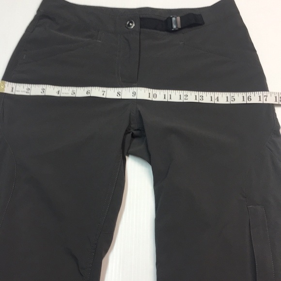 MEC Women’s Taupe lightweight Hiking Capris. Sz 2 - Picture 9 of 11